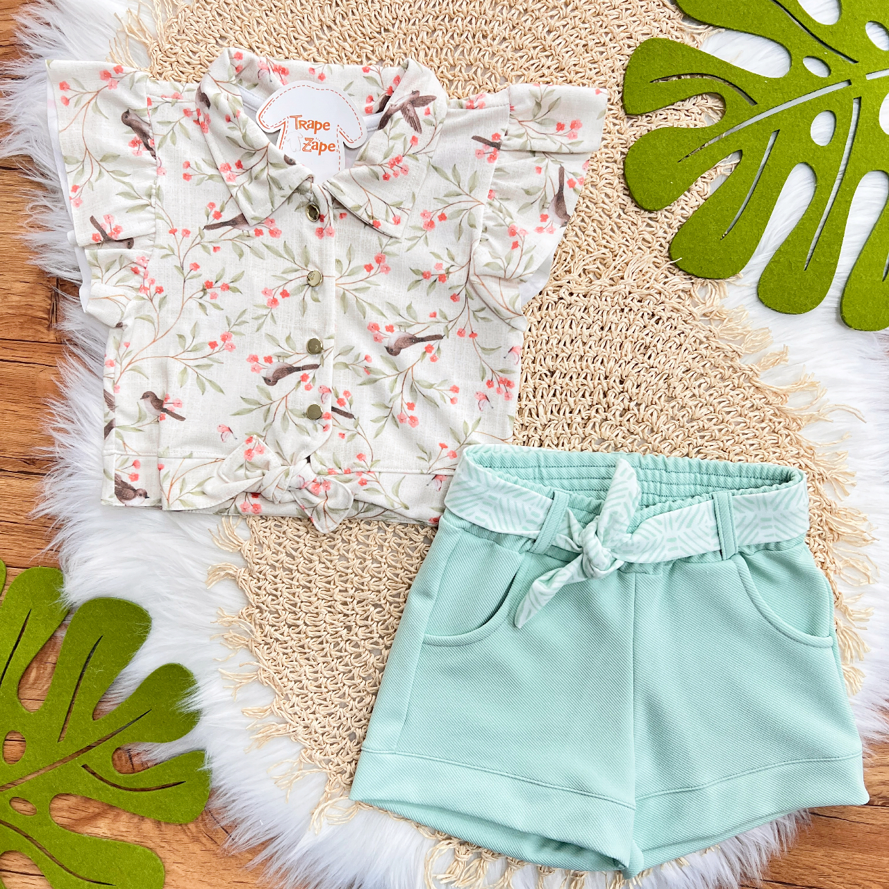 Conj. Blusa Passarinhos e Short com Cinto - Verde Água